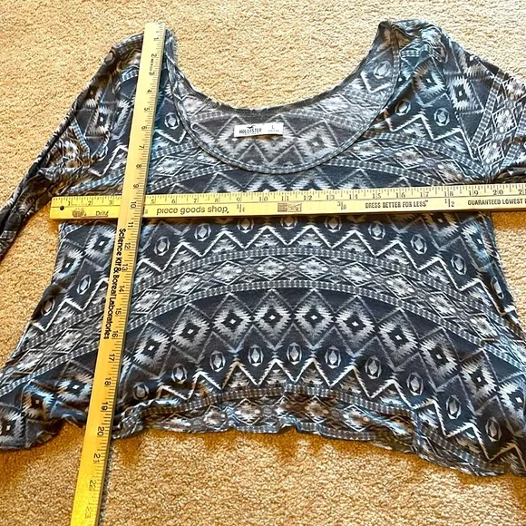 Hollister Long Sleeve Top - Picture 3 of 5